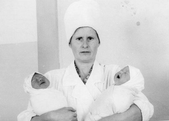 Башкатова  Валентина - санитарка родильного отделения. Апрель 1975г.